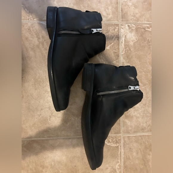 Steve Madden Booties - Picture 3 of 4